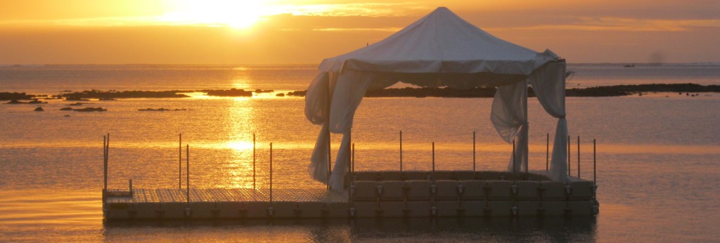 Tentplatform zonsondergang